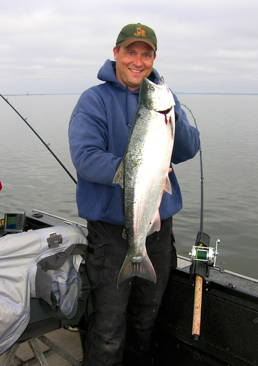 10-09-09 Parker platinum wild coho hen.jpg
